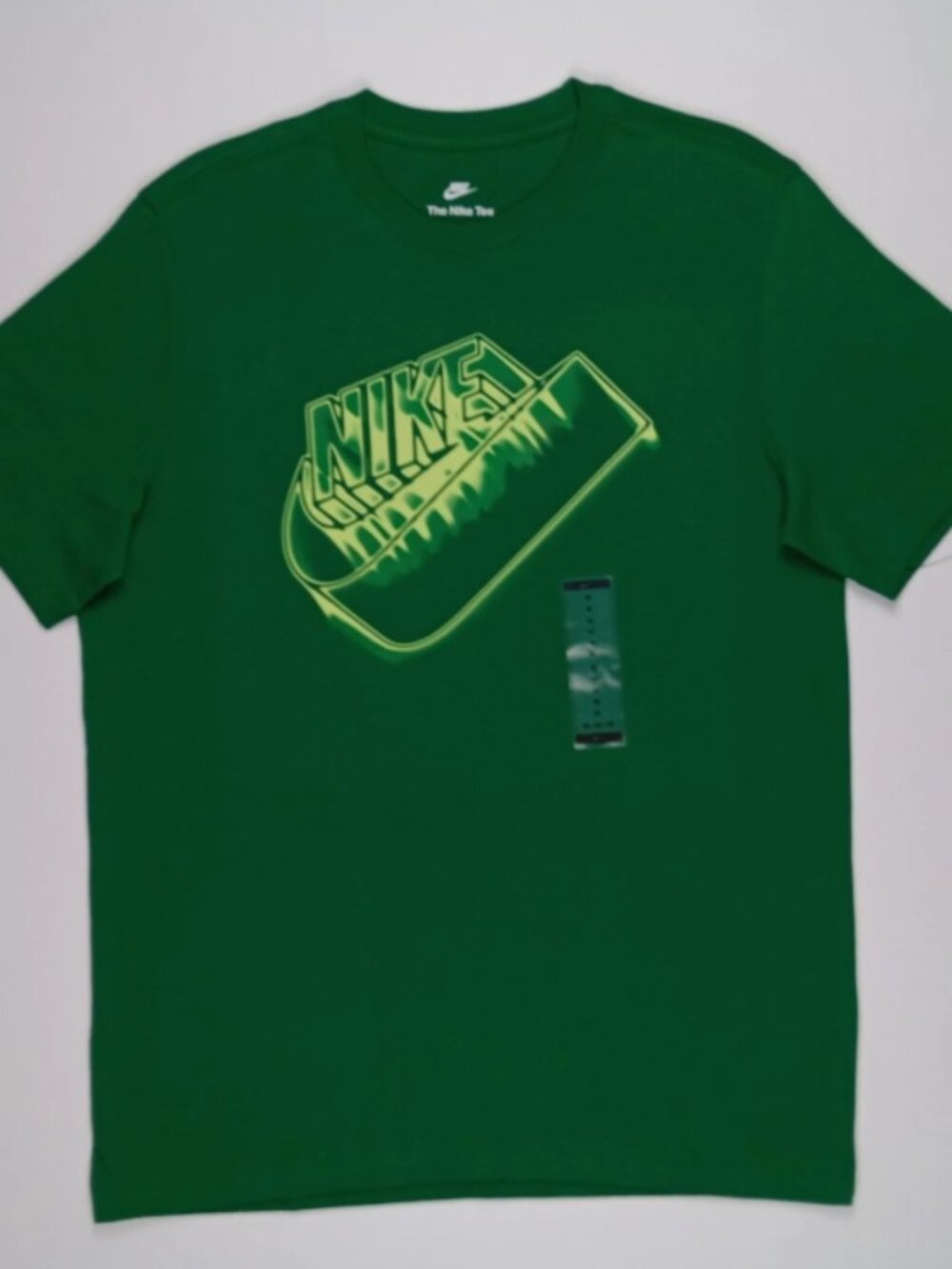 Nike Men's Sportswear Graphic nike t shirt Malachite Green Size Medium
